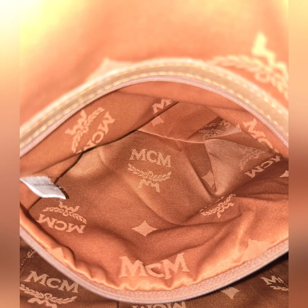 💯 Authentic MCM Cognac Visetos and Leather Top Handle Handbag - Picture 4 of 15